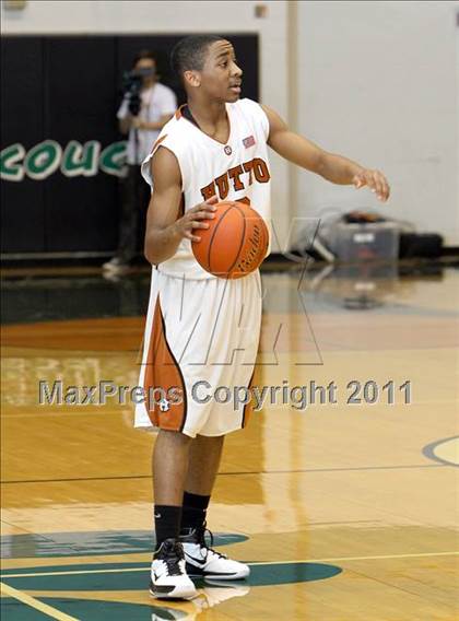 Thumbnail 2 in Bastrop vs. Hutto (4A Region 2 Regional Quarterfinal) photogallery.