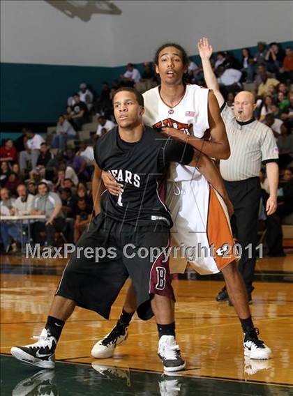 Thumbnail 1 in Bastrop vs. Hutto (4A Region 2 Regional Quarterfinal) photogallery.