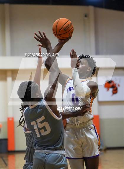Thumbnail 2 in Baker vs. Daphne photogallery.