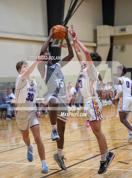 Thumbnail 1 in Baker vs. Daphne photogallery.