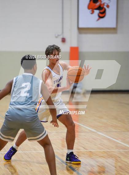 Thumbnail 2 in Baker vs. Daphne photogallery.