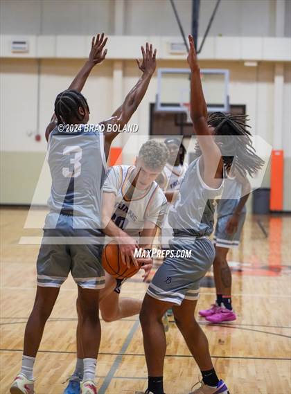 Thumbnail 3 in Baker vs. Daphne photogallery.