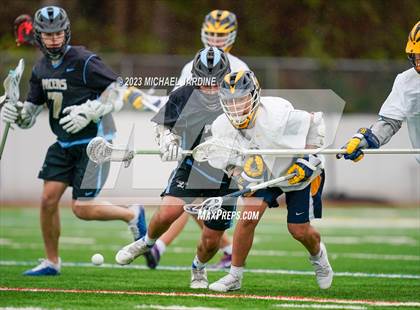 Thumbnail 1 in Bellevue (WA) vs Lakeridge (OR) photogallery.