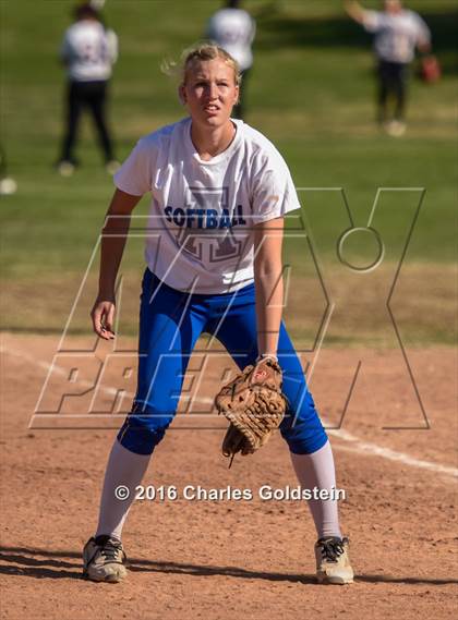 Thumbnail 3 in Marina vs Agoura photogallery.