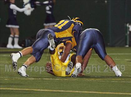 Thumbnail 1 in Bellevue vs. Grant (CBA Football Classic) photogallery.