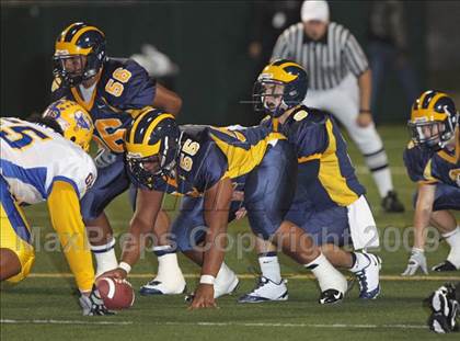 Thumbnail 3 in Bellevue vs. Grant (CBA Football Classic) photogallery.