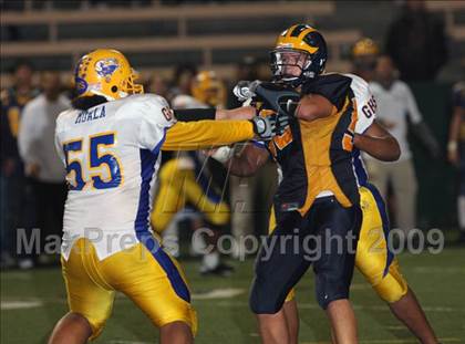 Thumbnail 2 in Bellevue vs. Grant (CBA Football Classic) photogallery.
