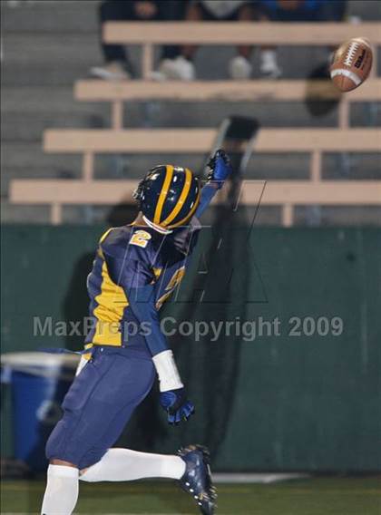 Thumbnail 1 in Bellevue vs. Grant (CBA Football Classic) photogallery.