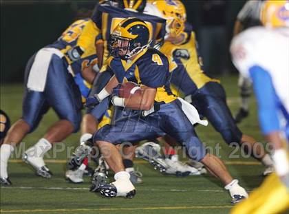 Thumbnail 1 in Bellevue vs. Grant (CBA Football Classic) photogallery.