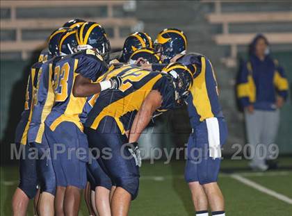 Thumbnail 1 in Bellevue vs. Grant (CBA Football Classic) photogallery.