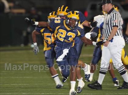 Thumbnail 3 in Bellevue vs. Grant (CBA Football Classic) photogallery.