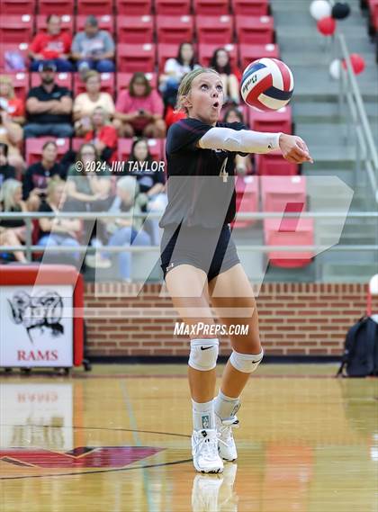 Thumbnail 3 in Iowa Park vs Millsap (Mineral Wells) photogallery.