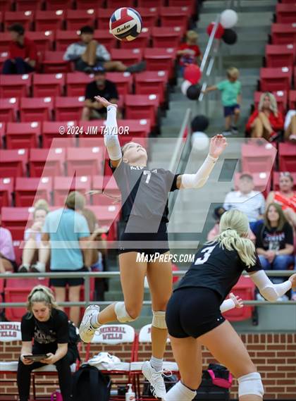 Thumbnail 1 in Iowa Park vs Millsap (Mineral Wells) photogallery.