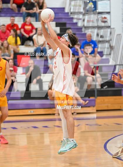 Thumbnail 2 in Northwest Christian vs. Seton Catholic (AIA 3A Semifinal) photogallery.