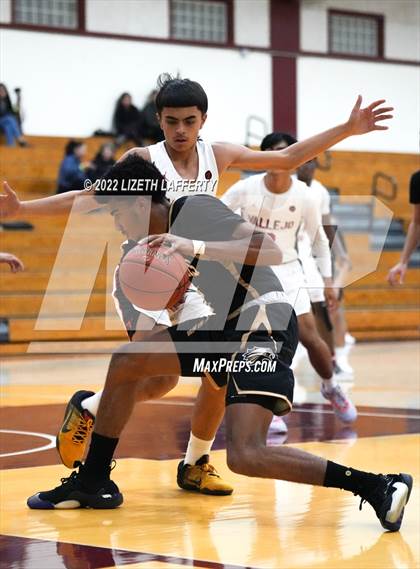 Thumbnail 2 in Enochs vs Vallejo (Stonebarger Tournament) photogallery.
