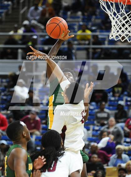 Thumbnail 1 in Walker vs. Ouachita Parish (LHSAA 5A Marsh Madness Final) photogallery.