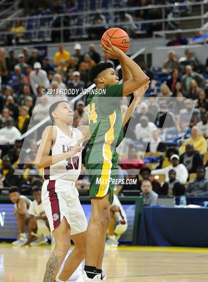 Thumbnail 2 in Walker vs. Ouachita Parish (LHSAA 5A Marsh Madness Final) photogallery.