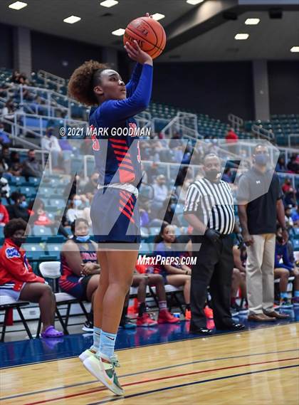 Thumbnail 3 in Tompkins vs Fort Bend Dulles (UIL 6A Quarterfinal Playoff) photogallery.