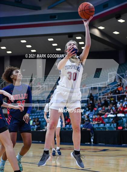 Thumbnail 2 in Tompkins vs Fort Bend Dulles (UIL 6A Quarterfinal Playoff) photogallery.