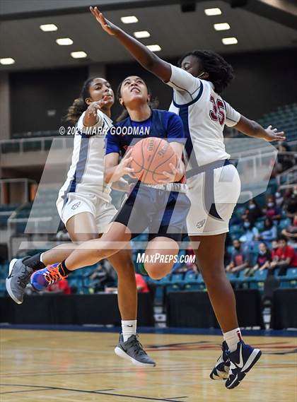 Thumbnail 1 in Tompkins vs Fort Bend Dulles (UIL 6A Quarterfinal Playoff) photogallery.