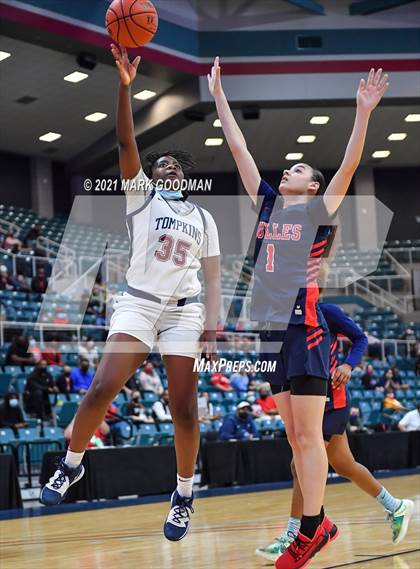 Thumbnail 2 in Tompkins vs Fort Bend Dulles (UIL 6A Quarterfinal Playoff) photogallery.
