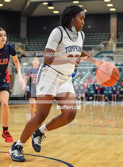 Thumbnail 3 in Tompkins vs Fort Bend Dulles (UIL 6A Quarterfinal Playoff) photogallery.