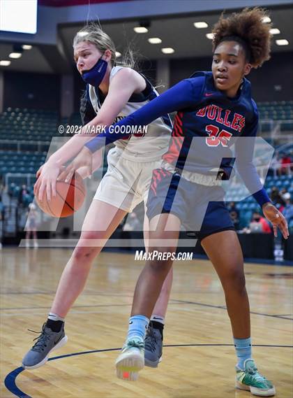 Thumbnail 3 in Tompkins vs Fort Bend Dulles (UIL 6A Quarterfinal Playoff) photogallery.