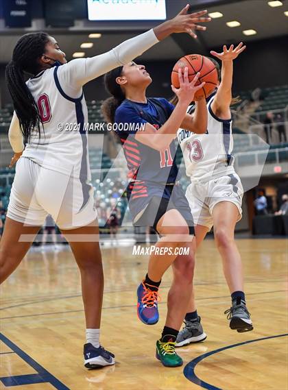 Thumbnail 3 in Tompkins vs Fort Bend Dulles (UIL 6A Quarterfinal Playoff) photogallery.