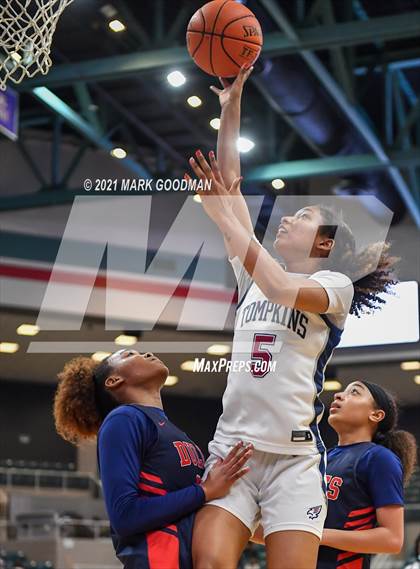 Thumbnail 2 in Tompkins vs Fort Bend Dulles (UIL 6A Quarterfinal Playoff) photogallery.