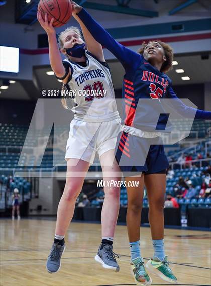 Thumbnail 2 in Tompkins vs Fort Bend Dulles (UIL 6A Quarterfinal Playoff) photogallery.