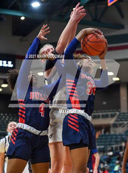 Thumbnail 2 in Tompkins vs Fort Bend Dulles (UIL 6A Quarterfinal Playoff) photogallery.