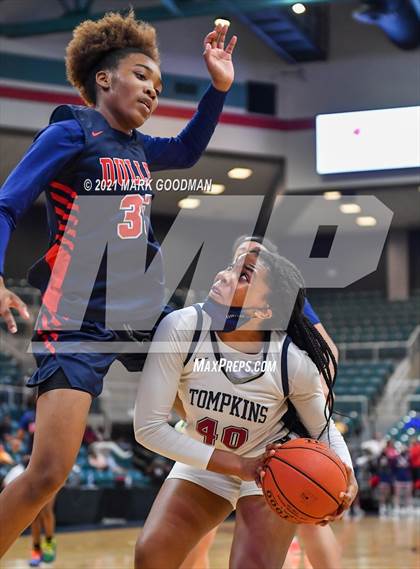 Thumbnail 3 in Tompkins vs Fort Bend Dulles (UIL 6A Quarterfinal Playoff) photogallery.