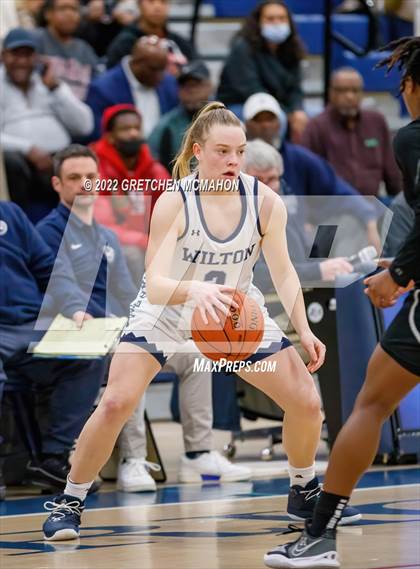 Thumbnail 3 in Hillhouse vs. Wilton photogallery.