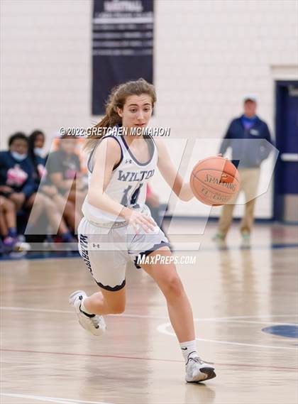 Thumbnail 2 in Hillhouse vs. Wilton photogallery.
