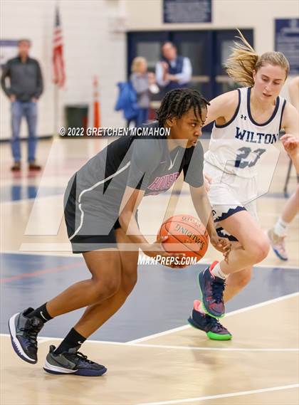 Thumbnail 3 in Hillhouse vs. Wilton photogallery.