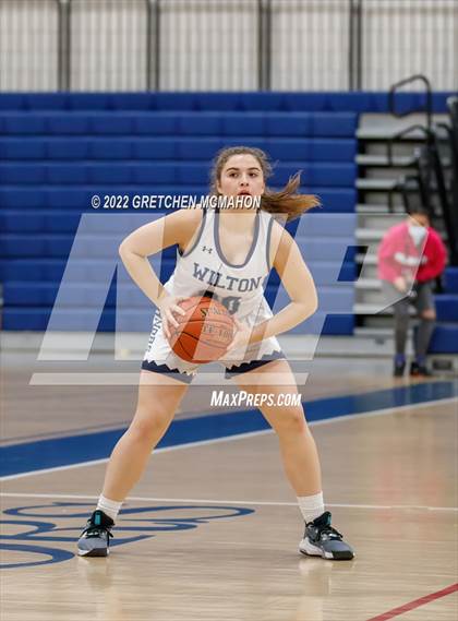 Thumbnail 1 in Hillhouse vs. Wilton photogallery.