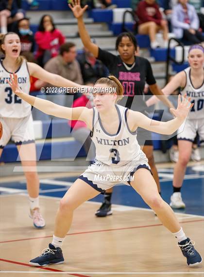 Thumbnail 2 in Hillhouse vs. Wilton photogallery.