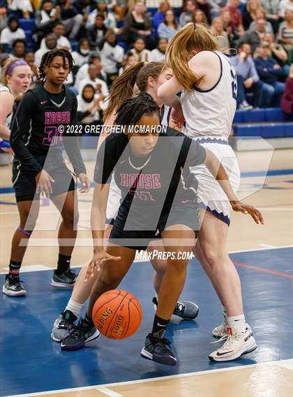 Thumbnail 3 in Hillhouse vs. Wilton photogallery.