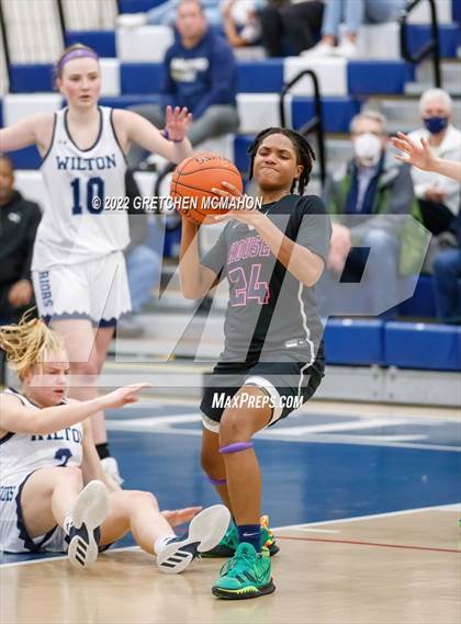 Thumbnail 2 in Hillhouse vs. Wilton photogallery.