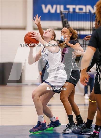 Thumbnail 2 in Hillhouse vs. Wilton photogallery.