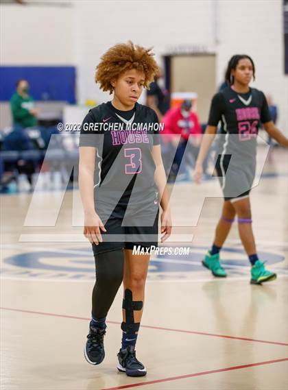 Thumbnail 1 in Hillhouse vs. Wilton photogallery.