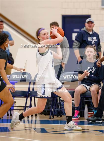 Thumbnail 2 in Hillhouse vs. Wilton photogallery.