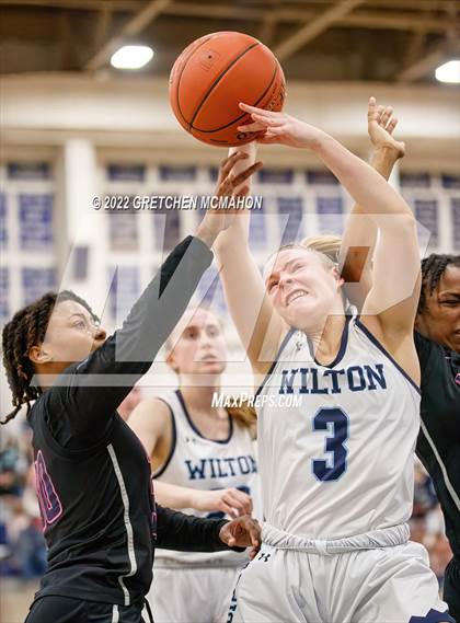 Thumbnail 2 in Hillhouse vs. Wilton photogallery.