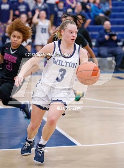 Thumbnail 3 in Hillhouse vs. Wilton photogallery.