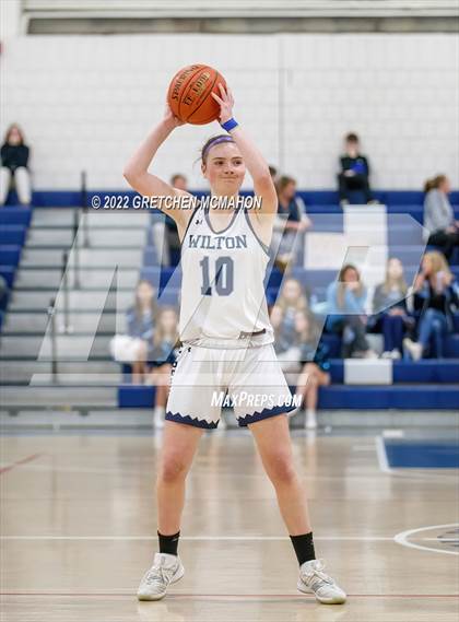 Thumbnail 2 in Hillhouse vs. Wilton photogallery.