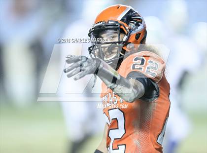 Thumbnail 2 in SE Guilford vs. Weddington (NCHSAA 3AA Championship) photogallery.