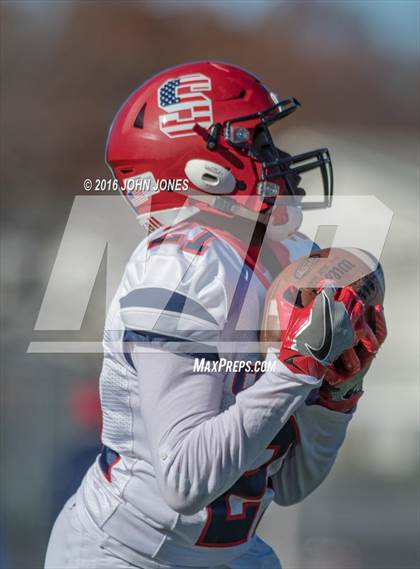Thumbnail 2 in Monsignor Farrell vs. Archbishop Stepinac (NYCHSFL AAA Semifinal) photogallery.