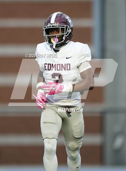 Thumbnail 2 in Edmond Memorial @ Deer Creek photogallery.