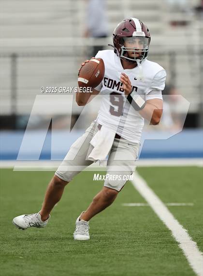 Thumbnail 3 in Edmond Memorial @ Deer Creek photogallery.