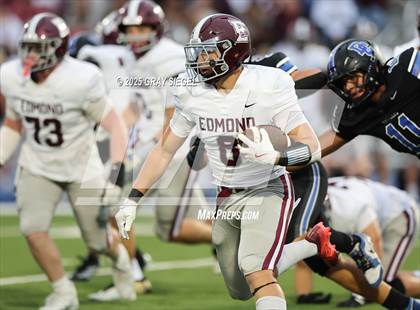 Thumbnail 2 in Edmond Memorial @ Deer Creek photogallery.